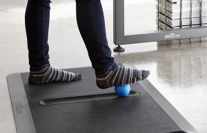ActiveMat Groove: Anti-fatigue Mat with Ball Keeps You Active