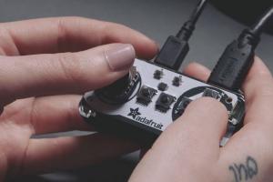 Adafruit Joy Bonnet for Raspberry Pi Gaming