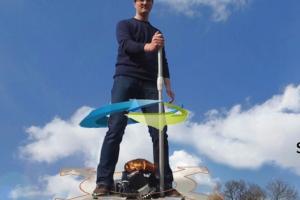 Üo Self-balancing Scooter Rides on a Ball