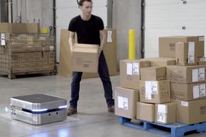 Otto 100 Self-Driving Robot Can Carry 100kg Loads