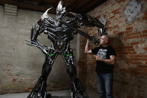 9ft Metal Megatron Robot with Remote Control