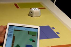 Cellulo Robot Helps Visually Impaired Kids Find Their Way