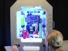 Space Lab Case Mod: PC Case + Crane Machine