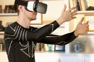 e-skin Gesture Tracking Shirt for VR & AR