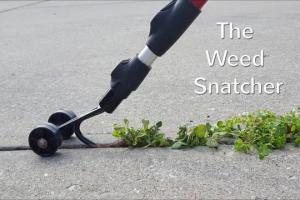 Weed Snatcher Removes Weeds from Cracks & Crevices