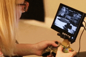 Personal Xbox Monitor with 7″ Screen & 3D Printed Controller Mount