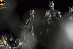 Noble Collection Batman Gotham Cityscape Chess Set with Light-up Board