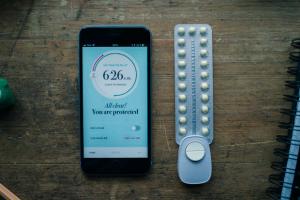 Popit Smart Birth Control Pill Tracker