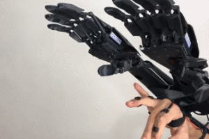 Youbionic Double Hand: 3D Printed Wearable Robot Gives You Extra Hands