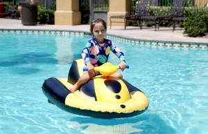 kidZki: Battery Powered Motorboat for Kids