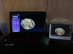 Looking Glass: Desktop Holographic Display