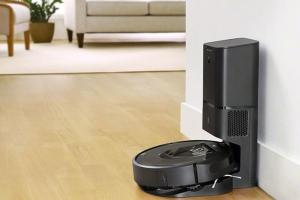 iRobot Roomba i7+ Robot Vacuum with Auto Dirt Disposal