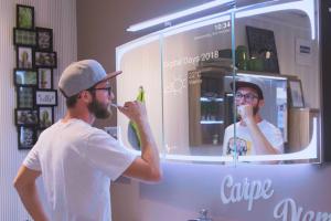 Verse Smart Mirror with Gesture & Voice Recognition