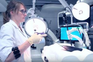 Researchers Build Robotic Third Hand for Surgeons