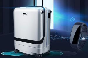 Airwheel SR5 Robot Suitcase That Automatically Follows You