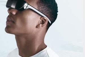 LUCI immers Portable Personal Cinema