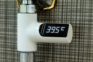 Real-time Shower Thermometer