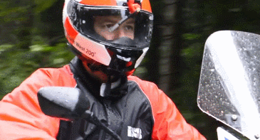 WiPEY: Mini Electric Helmet Wiper - Cool Wearable