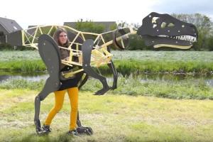 Project Raptor: Mechanical Dinosaur Costume by Esmée Kramer