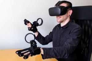 BeBop Sensors Forte Data VR/AR Haptic Glove for Oculus Quest