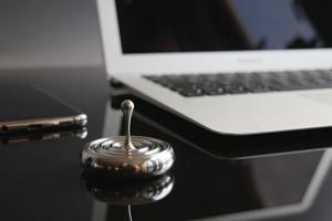 MezmoTop Mesmerizing Kinetic Desk Toy