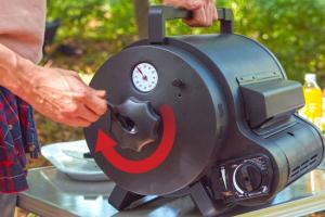 Grillr: Wind-up Portable Rotisserie Oven Requires No Electricity
