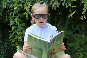 Narbis Smart Glasses Darken When You Lose Focus