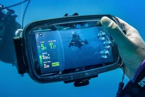 DIVEROID Turns Your Smartphone Into a Dive Computer
