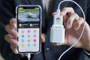 PhotoCube: Auto Backup Flash Drive for Smartphones