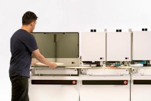 Picnic’s Pizza Robot Makes 300 x 12″ Pizzas Per Hour