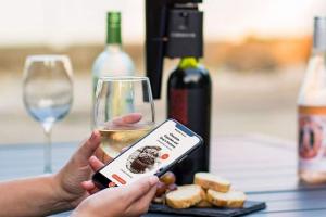 Coravin Model Eleven: Bluetooth Connected Wine Preservation System
