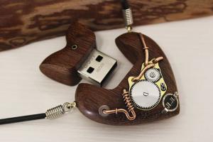 Steampunk Heart Necklace Flash Drive