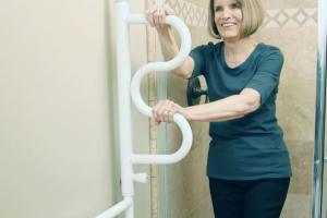 Stander Curve Grab Bar for Bathrooms
