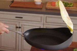 Radical Pan: Non-stick High-Rise Lip Pan