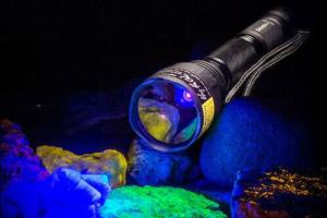 Way Too Cool CONVOY C8+ UV Mineral Flashlight