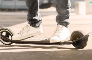 ROOBSTER Electric Skateboard with Bluetooth & Hands-free Steering