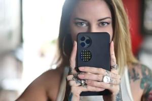 SmartPhoto Smartphone Case with Filters & Flash Reduces Unwanted Glare