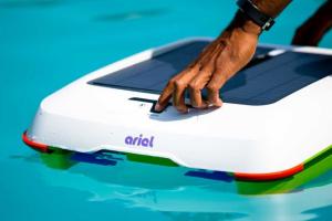 Ariel: Solar Powered Automatic Robot Pool Cleaner