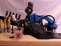Seearress Desktop Bartender Robot