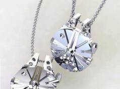 Star Wars Millennium Falcon Pendant