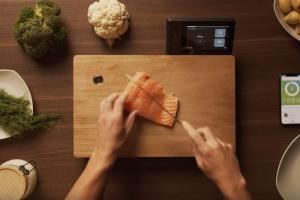 Aurora Nutrio App Smart Cutting Board with Food Recognition