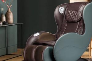 BOSSCARE Zero Gravity Massage Chair with Bluetooth Speaker