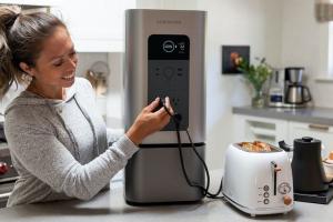 Generark Solar Generator with Portable Solar Panels