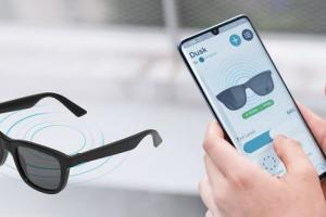 Dusk: App Connected Electrochromic Smart Sunglasses