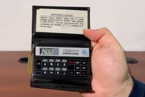 Fidelity Chess Card: Tiny Chess Computer