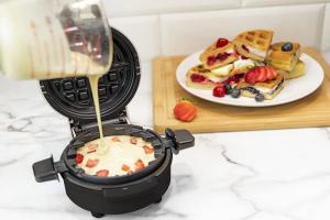 Nostalgia MyMini Stuffed Waffle Maker