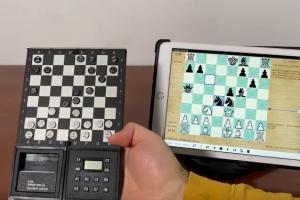 CGL CHESS KING Foldable Chess Computer