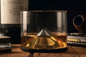 Chill Tumbler Aerates & Chills Your Whiskey