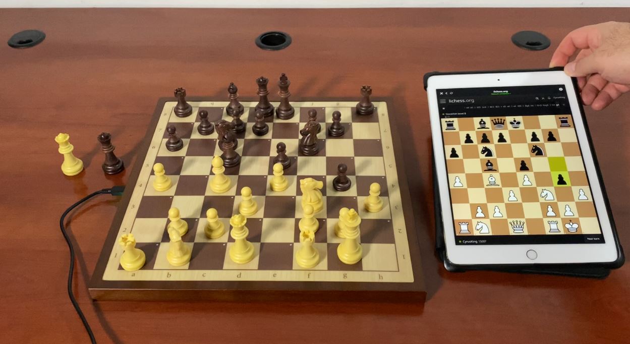 CHESSNUT AIR  Redefining the Standard in Digital Chess Set on