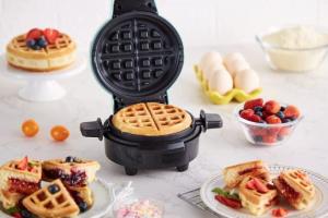 Elite Gourmet EWM380M Stuffed Jumbo Waffle Maker